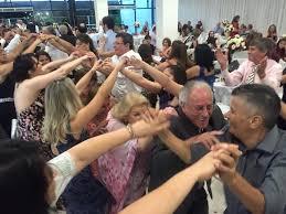 Multa para quem for flagrado em reunião com mais de 6 pessoas pode chegar aos R$ 49 mil Multa para quem for flagrado em reunião com mais de 6 pessoas pode chegar aos R$ 49 mil