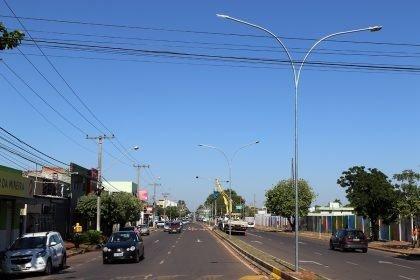Cerca de 222 lâmpadas LED já começaram a ser instaladas em postes da Avenida Clodoaldo Garcia Cerca de 222 lâmpadas LED já começaram a ser instaladas em postes da Avenida Clodoaldo Garcia