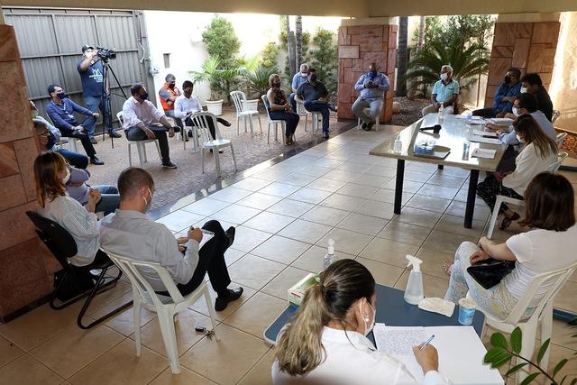 Comitê altera Toque de Recolher e horários de funcionamento de bares, restaurantes e shopping