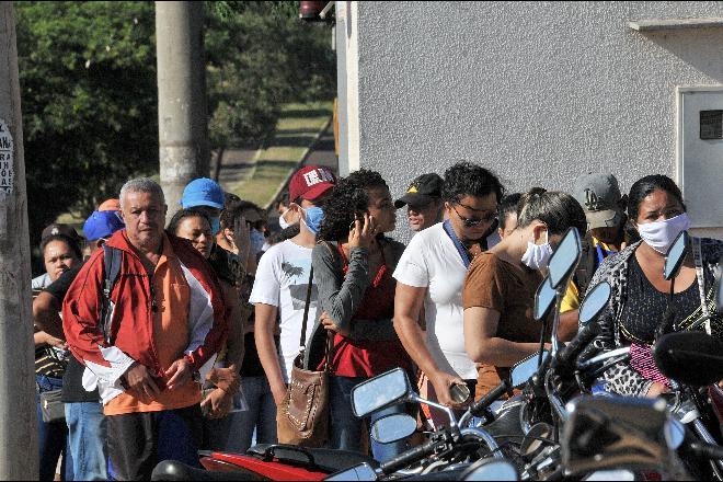 Caixa terá de proteger clientes contra contágio em fila