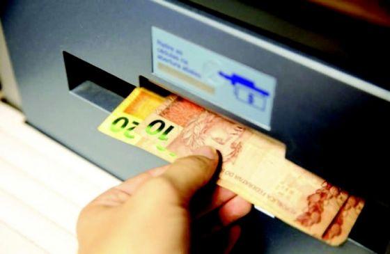 Nova parcela do auxílio emergencial de R$ 600 começa ser paga na segunda, promete Caixa Nova parcela do auxílio emergencial de R$ 600 começa ser paga na segunda, promete Caixa