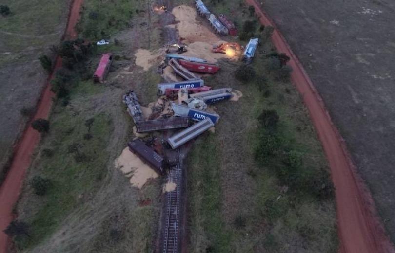 Trem com 17 vagões carregados de soja descarrila em Aparecida do Taboado Trem com 17 vagões carregados de soja descarrila em Aparecida do Taboado