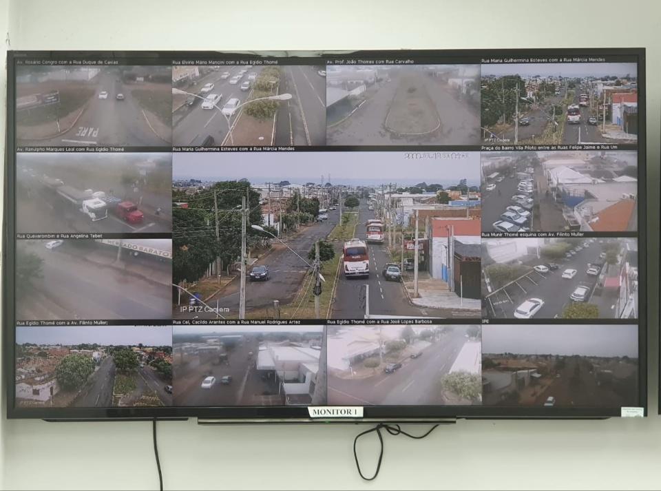 Após três anos desativado, câmeras de segurança voltam a gravar tudo nas ruas de Três Lagoas Após três anos desativado, câmeras de segurança voltam a gravar tudo nas ruas de Três Lagoas