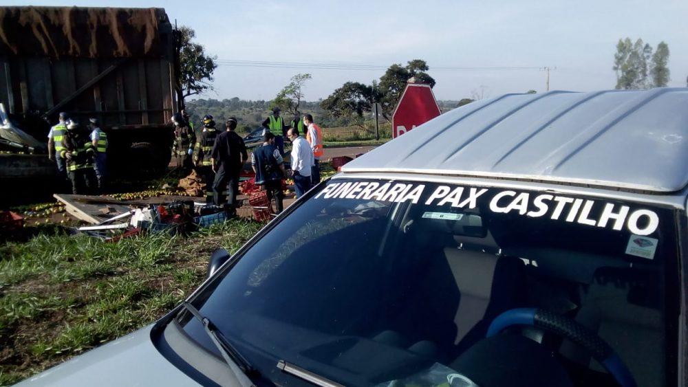 Acidente entre caminhões mata duas pessoas na Rodovia dos Barrageiros 