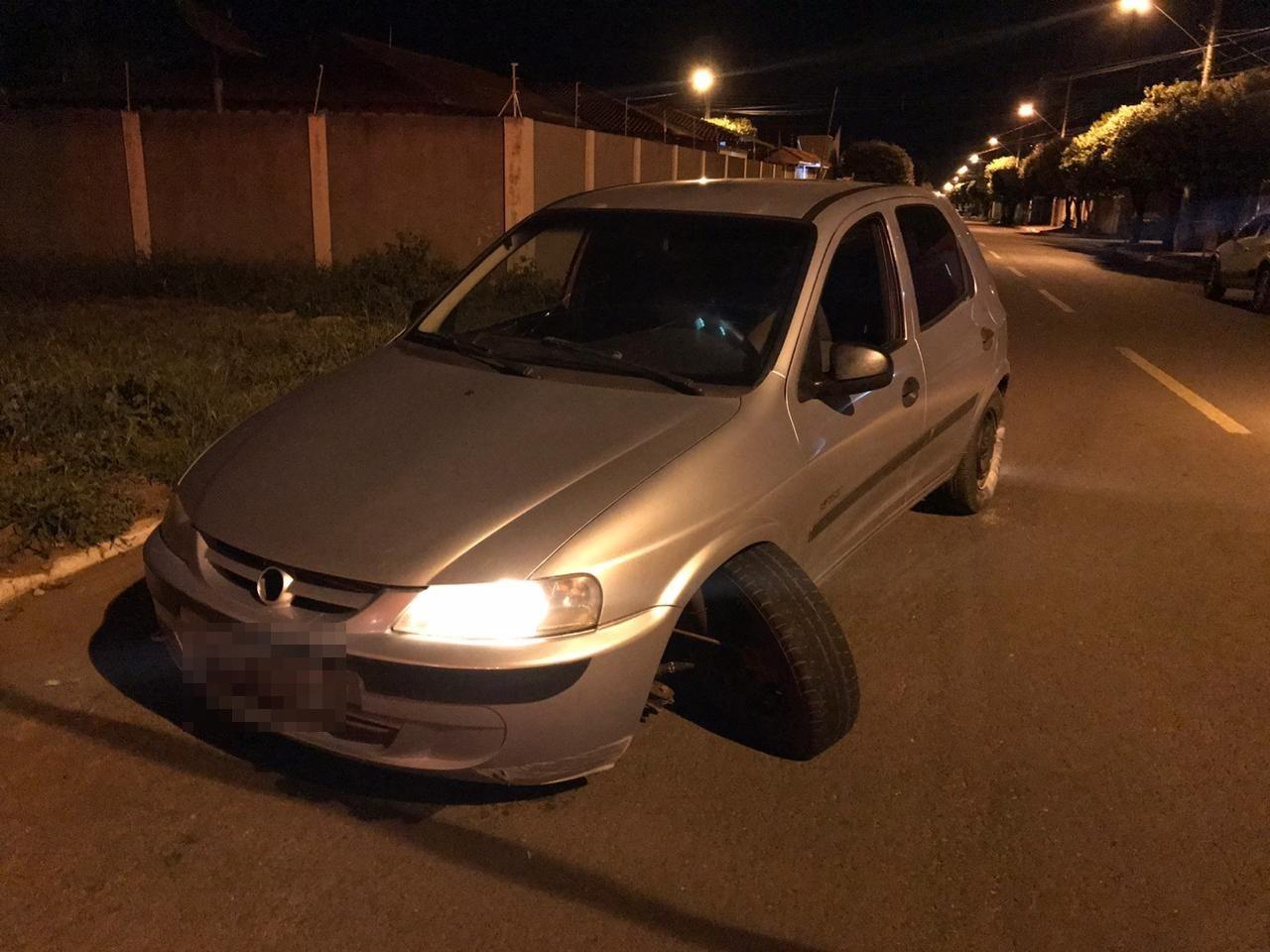 Homem foge de abordagem policial em alta velocidade e coloca vida de criança em risco Homem foge de abordagem policial em alta velocidade e coloca vida de criança em risco