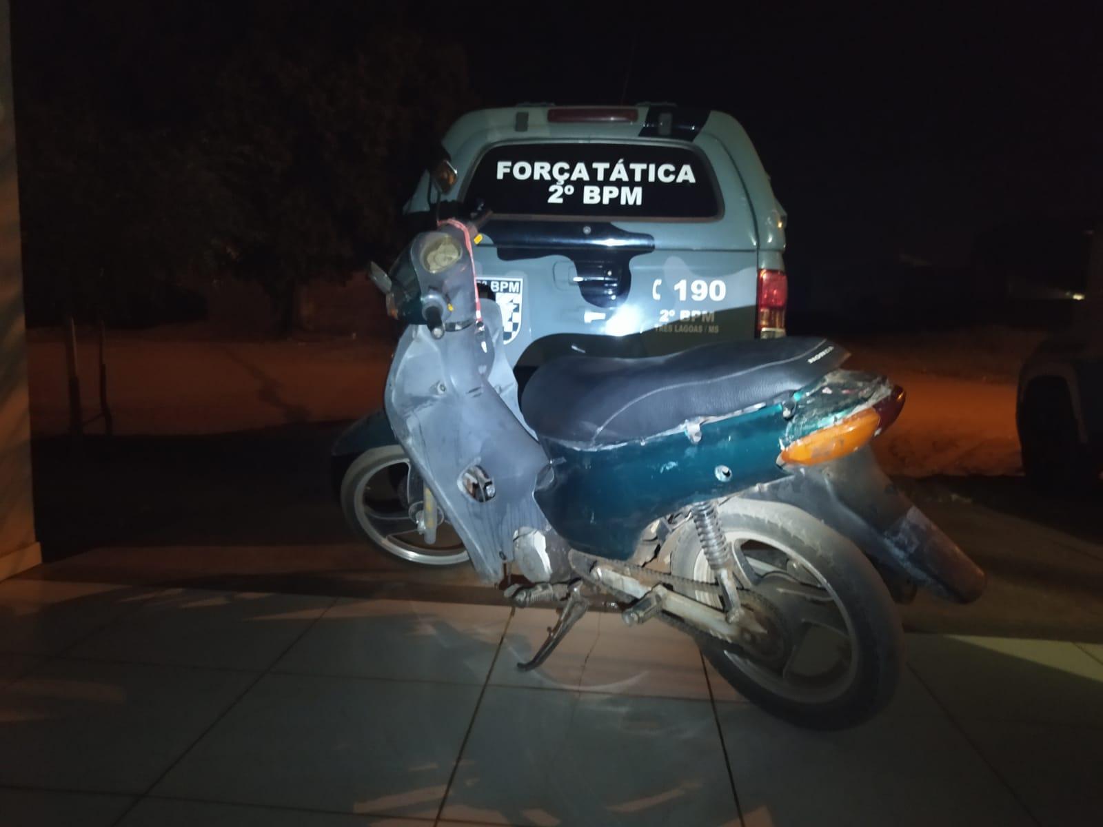 Após perseguição, PM detém um e apreende moto Honda Biz adulterada 