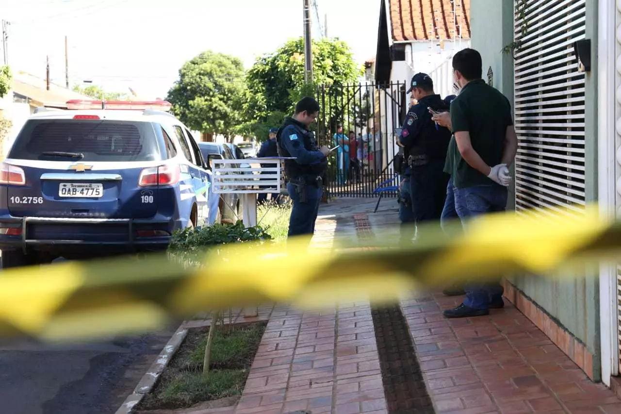 Ex-namorada e 2 homens mataram policial e gastaram R$ 544 com bebida 