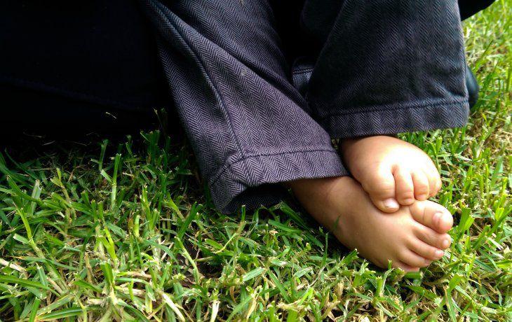 Menino de 7 anos leva tiro de rifle na testa e é internado em estado grave