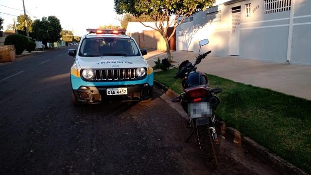 Moto furtada na madrugada é encontrada perto da rodoviária de Três Lagoas 