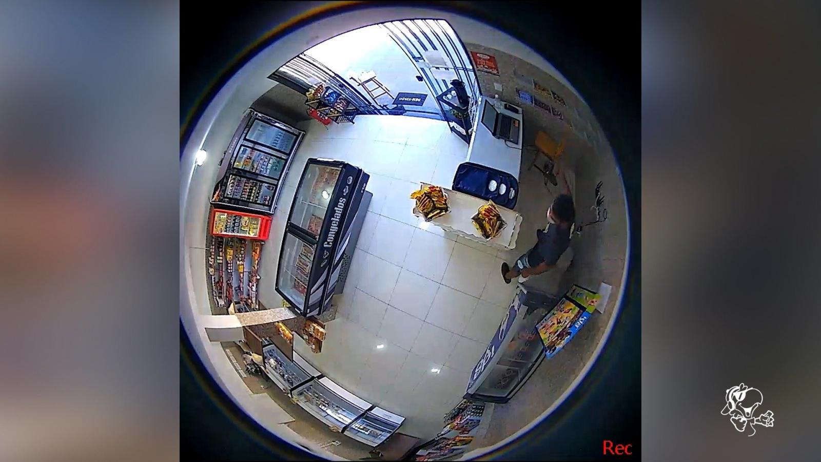 Autor do furto da bolsa de funcionária de padaria é preso pela Força Tática Autor do furto da bolsa de funcionária de padaria é preso pela Força Tática