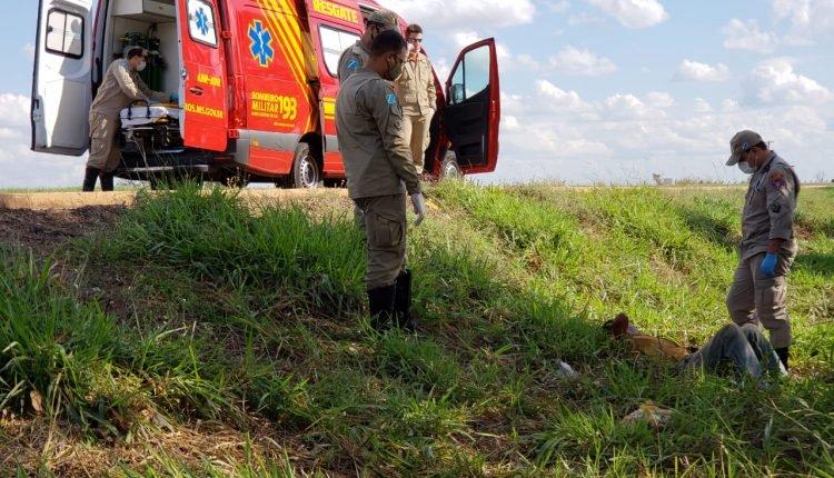 Bêbado é confundido com cadáver e mobiliza Bombeiros em Campo Grande Bêbado é confundido com cadáver e mobiliza Bombeiros em Campo Grande