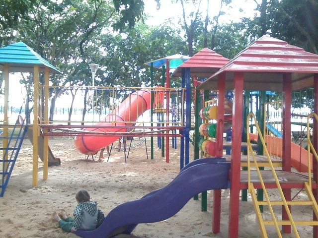 Câmara aprova emenda de lei que prevê brinquedos adaptados e academias ao ar livre