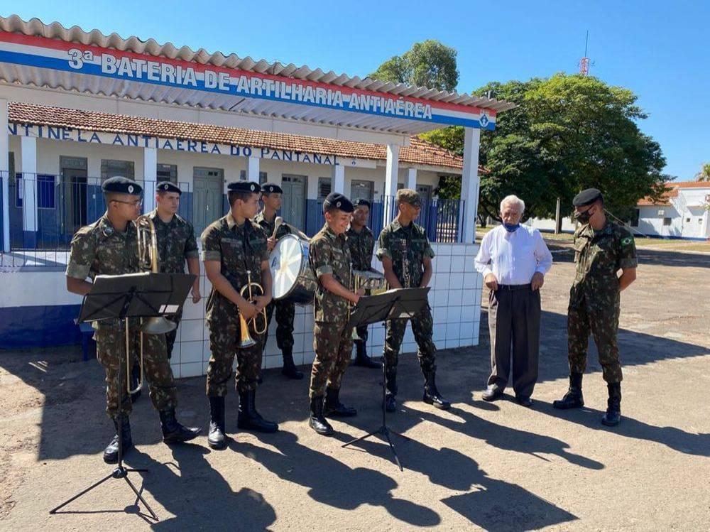 Jamil Zaguir, de 94 anos, foi homenageado pelo exército de Três Lagoas Jamil Zaguir, de 94 anos, foi homenageado pelo exército de Três Lagoas