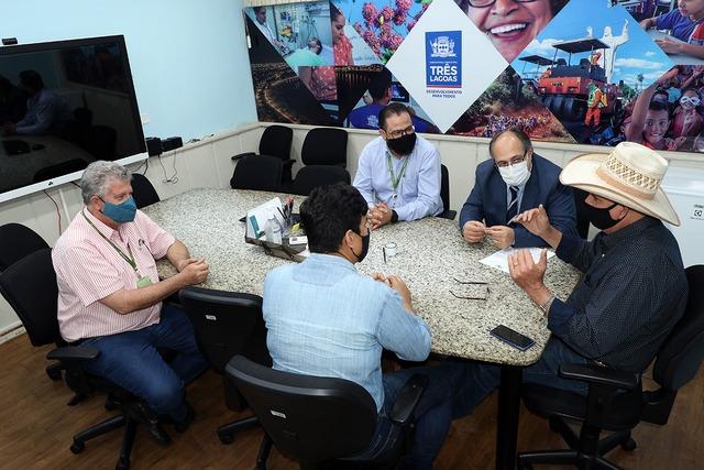 Prefeitura e Elektro firmam convênio visando Eficiência Energética em Três Lagoas Prefeitura e Elektro firmam convênio visando Eficiência Energética em Três Lagoas