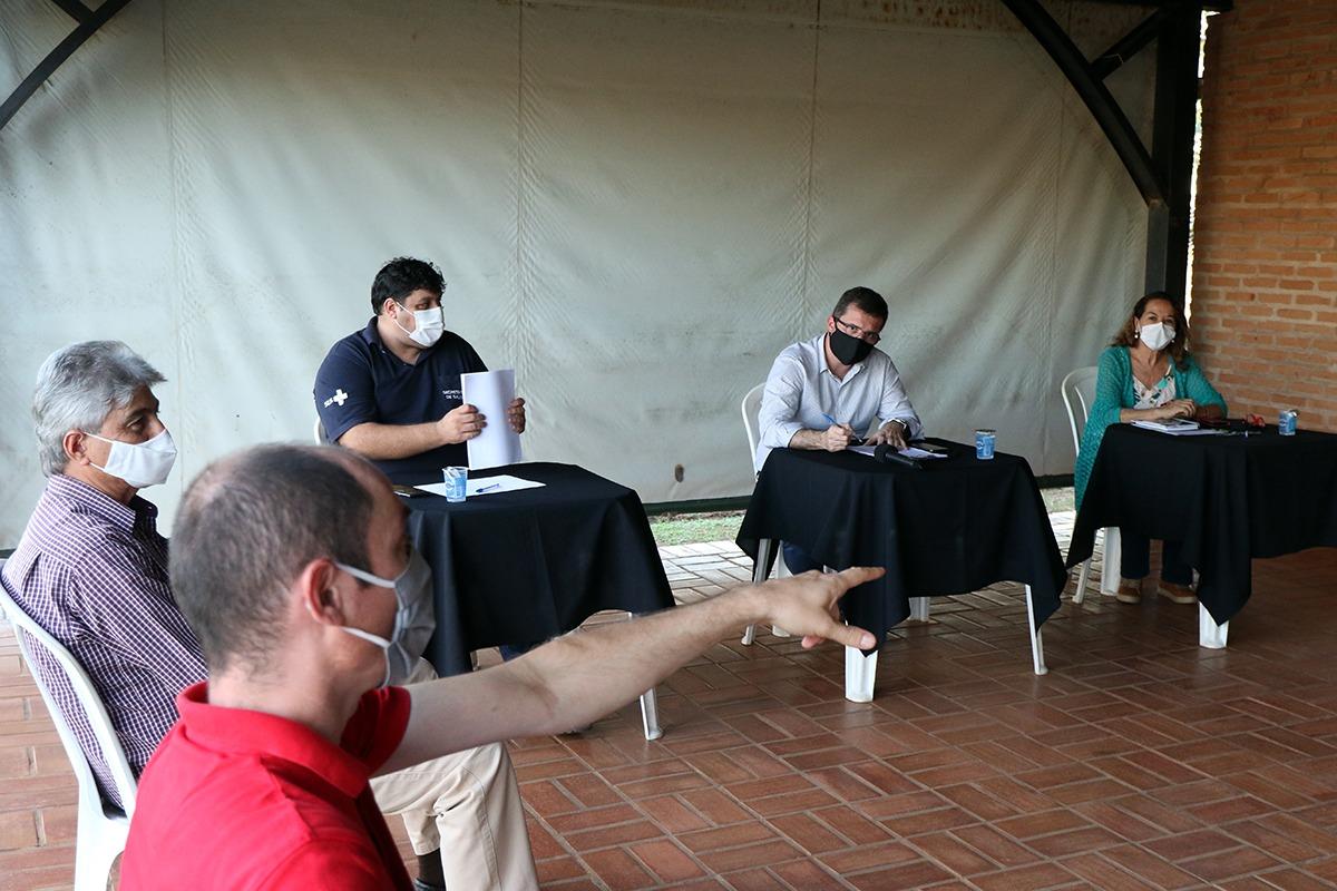 Comitê muda regras e bares e restaurantes poderão funcionar até às 21h 