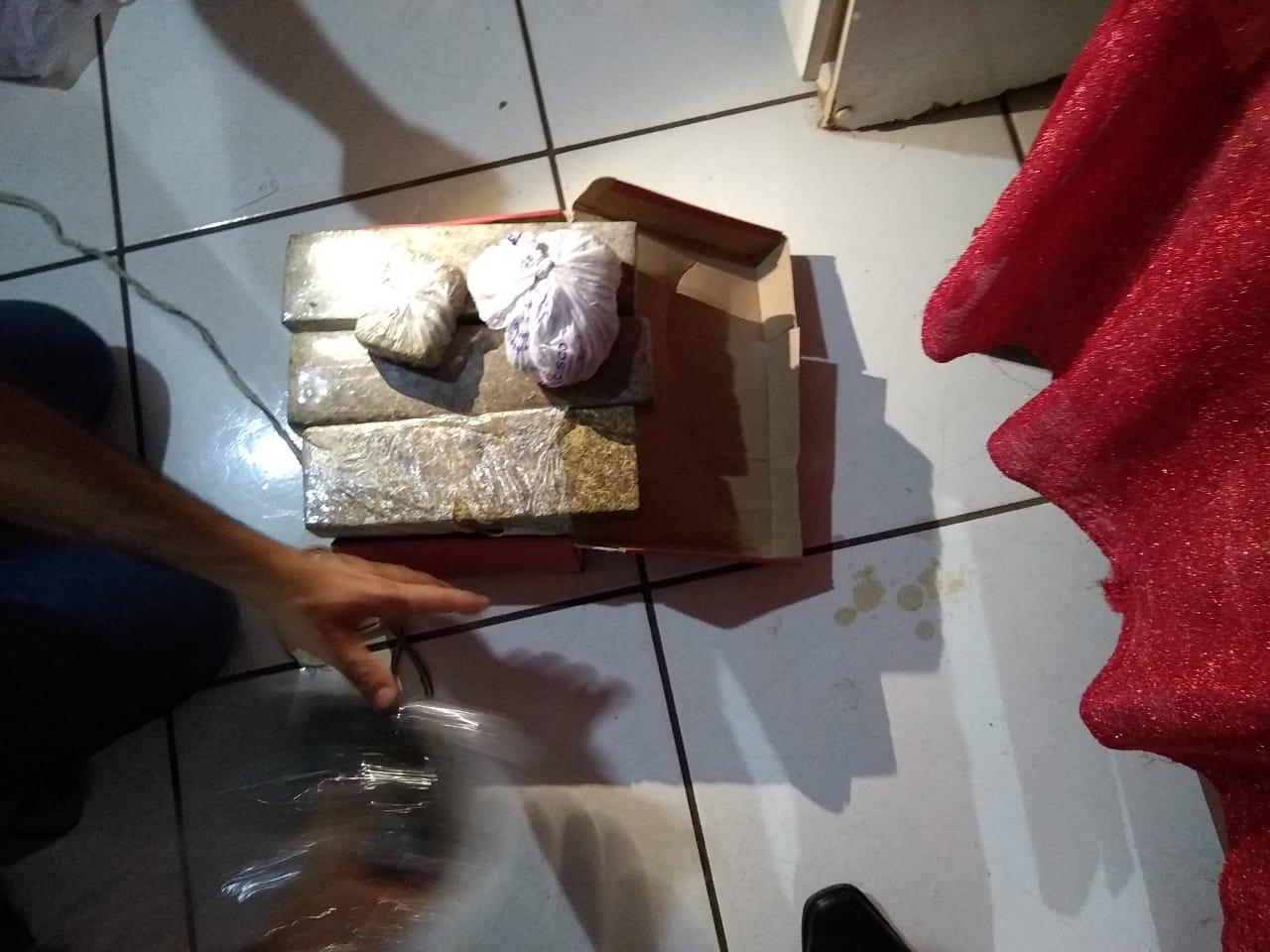 Vovó do tráfico: SIG apreende Skank e R$ 6 mil em casa de idosa de 72 anos Vovó do tráfico: SIG apreende Skank e R$ 6 mil em casa de idosa de 72 anos