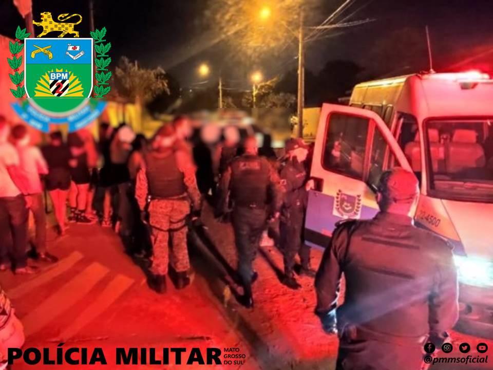 19 pessoas foram levadas à delegacia em festa promovida por "amigo" de juízes, promotores, delegados e até comandante da PM 19 pessoas foram levadas à delegacia em festa promovida por