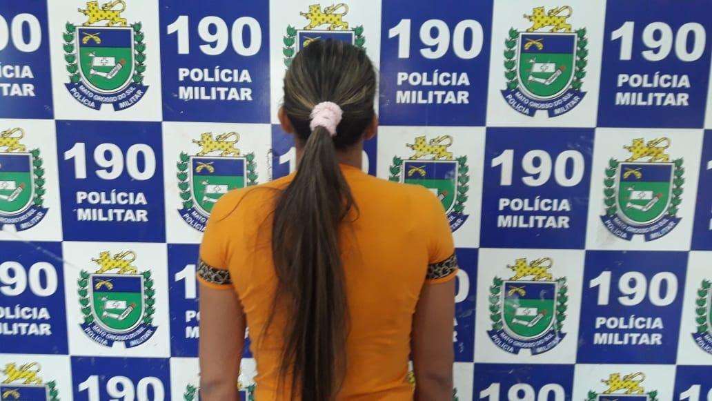 Com mandado de prisão em aberto, mulher é presa pela Polícia Militar de Três Lagoas Com mandado de prisão em aberto, mulher é presa pela Polícia Militar de Três Lagoas