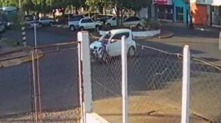 Motorista que causou acidente e fugiu se apresenta à polícia com seu advogado Motorista que causou acidente e fugiu se apresenta à polícia com seu advogado