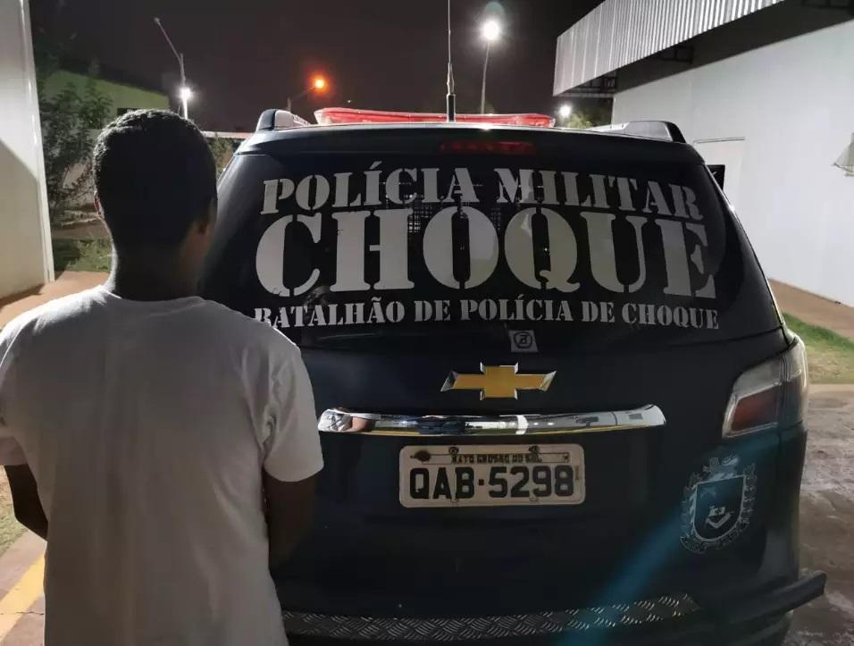 Em Campo Grande, ladrão confessa acordar todo dia 5h para roubar em ponto de ônibus Em Campo Grande, ladrão confessa acordar todo dia 5h para roubar em ponto de ônibus