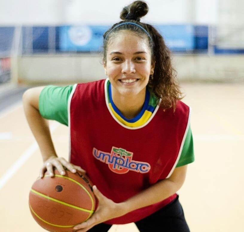 Atleta três-lagoense promove vaquinha para jogar basquete nos Estados Unidos