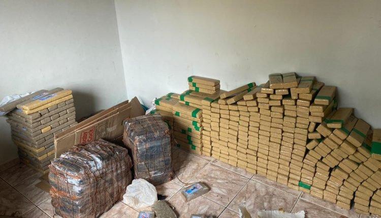 Em Dourados, Igreja escondia depósito de maconha nos fundos, com droga guardada até na geladeira