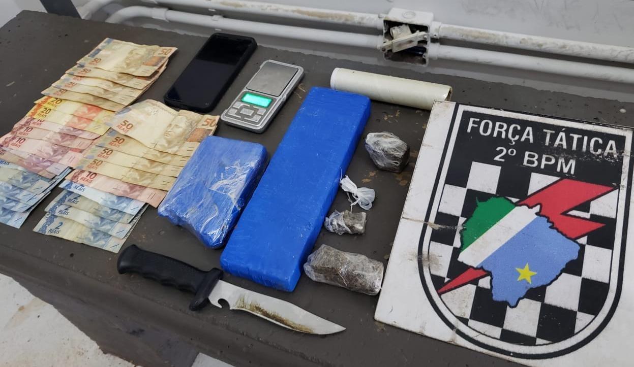 Abordagem em grupo de pessoas na "Cascalheira" termina com prisão e apreensão de drogas Abordagem em grupo de pessoas na