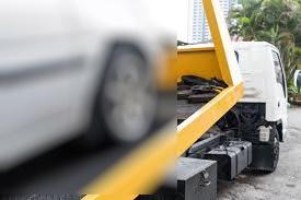 Busca e Apreensão: Oficial de Justiça e Banco são proibidos de levar carro; PM é chamada e jovem acaba preso Busca e Apreensão: Oficial de Justiça e Banco são proibidos de levar carro; PM é chamada e jovem acaba preso