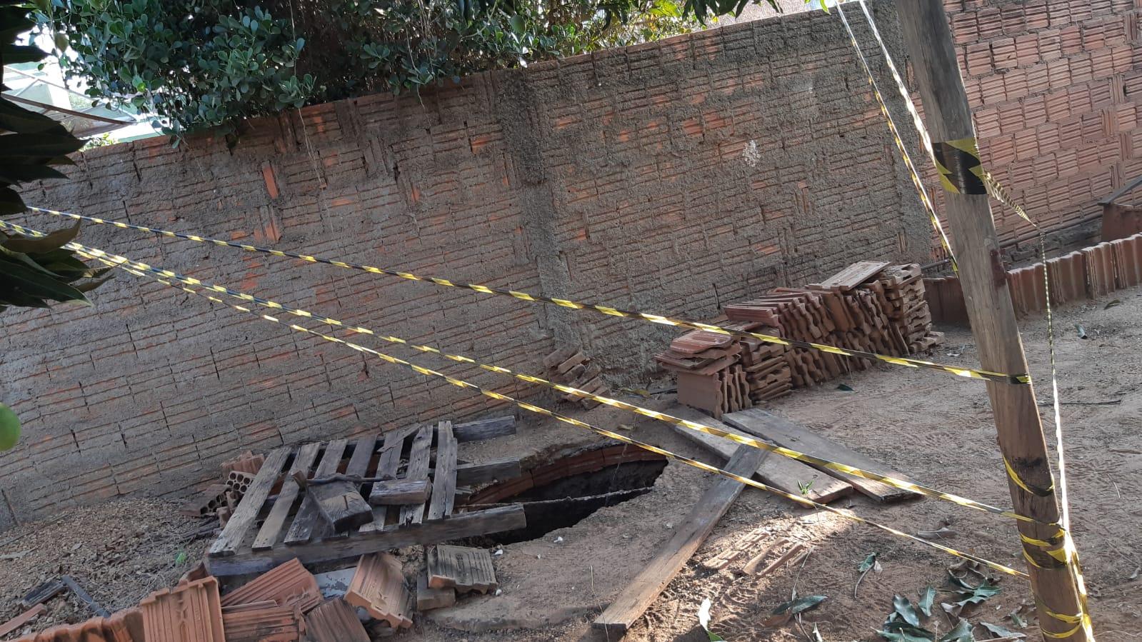 Mulher que caiu em poço de 3 metros de profundidade é resgatada pelo Corpo de Bombeiros 