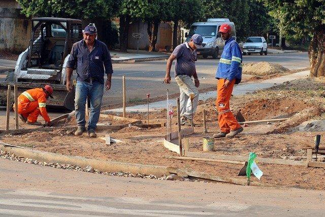 Obras de pavimentação e drenagem no Jardim Dourados entram na quinta e última etapa de execução