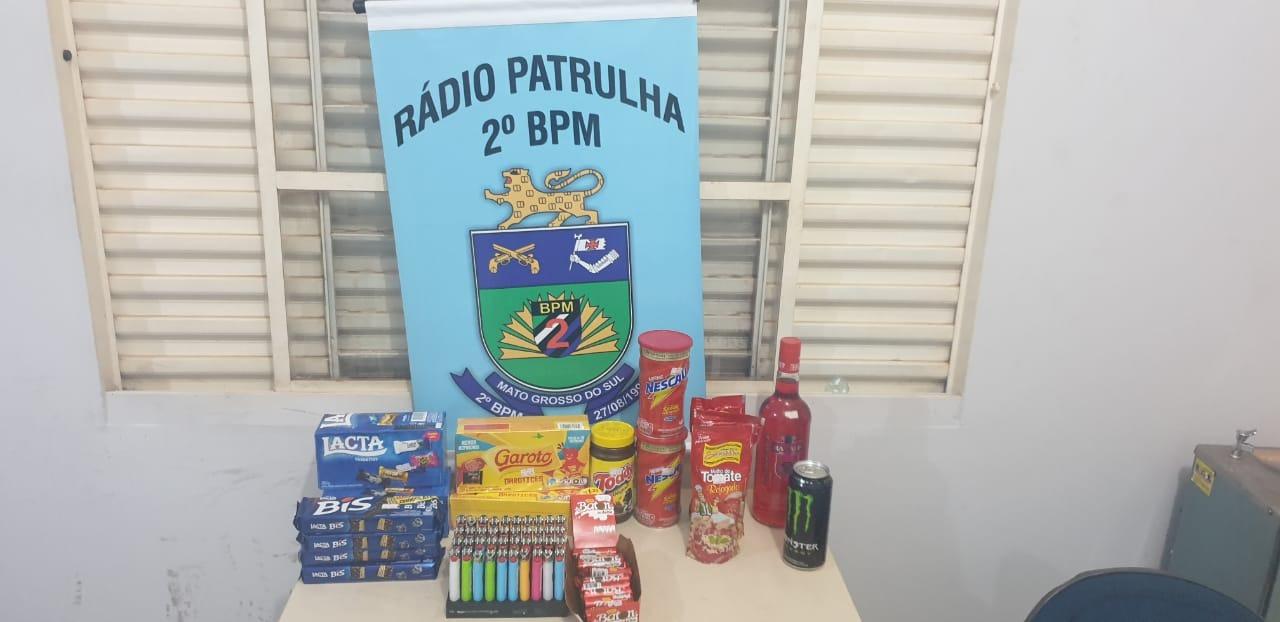 Ladrão é preso após furtar vodka, isqueiros e duas caixas de bombom de mercado 