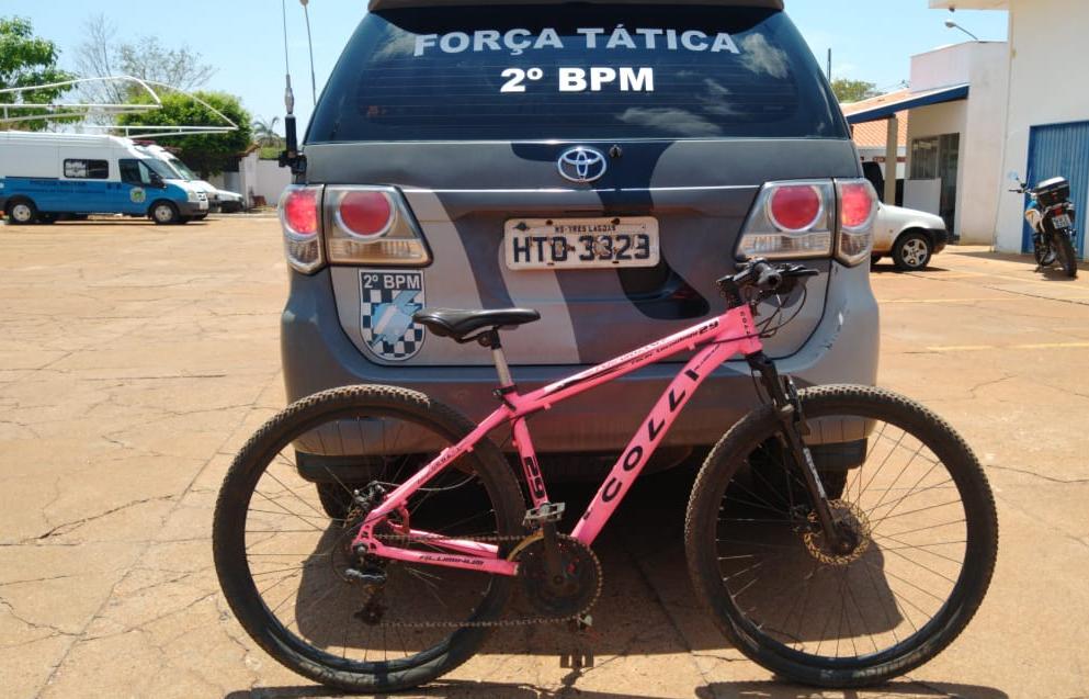 Menor apreendido pela PM disse que pegou bicicleta com queixa de furto emprestada da tia 