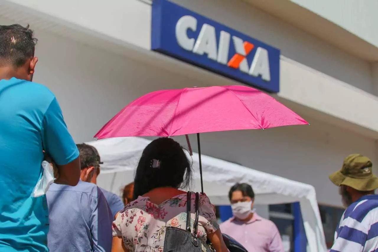 Auxílio emergencial é depositado nesta 6ª feira para nascidos em abril
