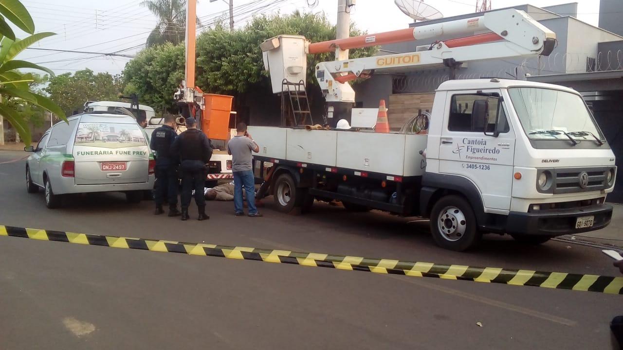 Eletricista morre durante serviço de manutenção na iluminação pública, em Três Lagoas Eletricista morre durante serviço de manutenção na iluminação pública, em Três Lagoas