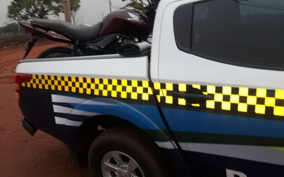 Moto furtada na frente do shopping é encontrada do lado oposto da cidade