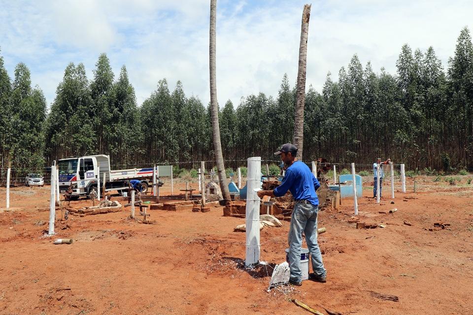 Prefeitura realiza manutenção e limpeza dos Cemitérios do Distrito de Garcias