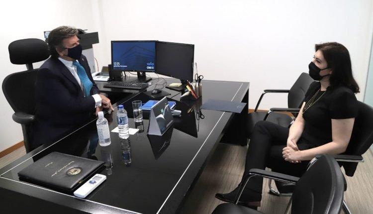 Presidente da CCJ, que fará sabatina de Kassio Marques, Simone Tebet é recebida por Fux