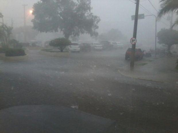 Meteorologia prevê temporal com vento forte na segunda e terça-feira em Três Lagoas