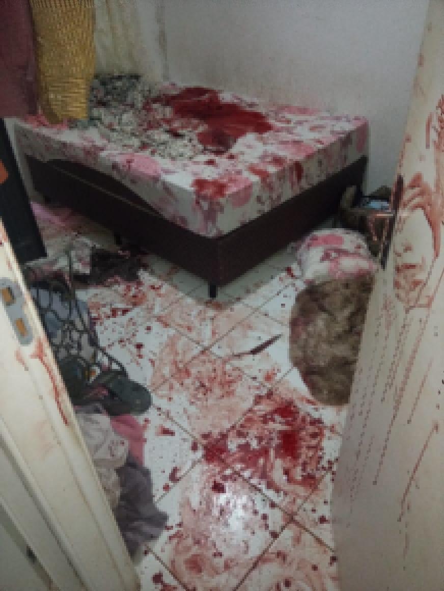 Marido esfaqueia mulher grávida dormindo; bebê não resistiu e morreu nesta manhã 