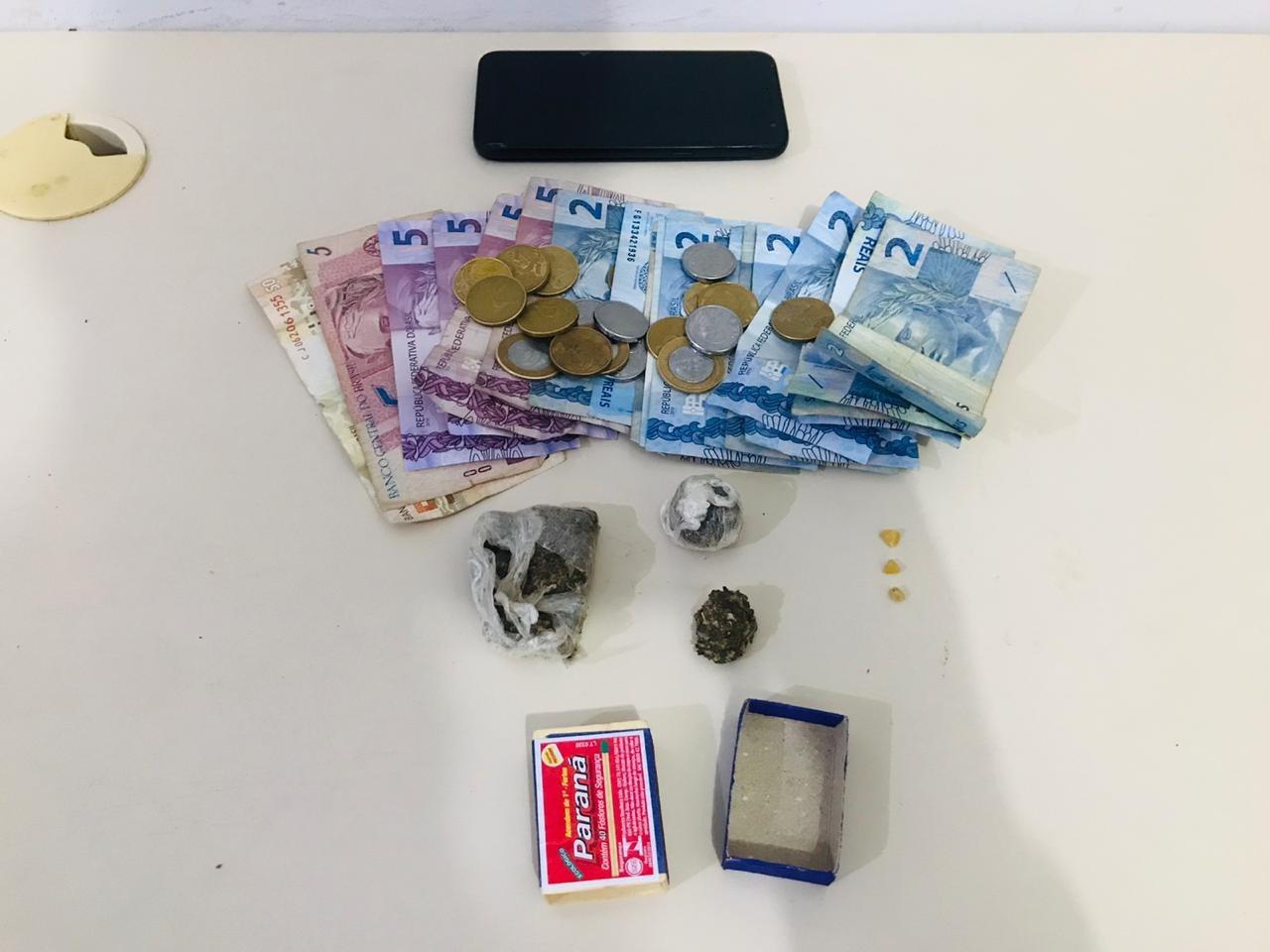 Tráfico de drogas: Tático da PM prende duas pessoas na 