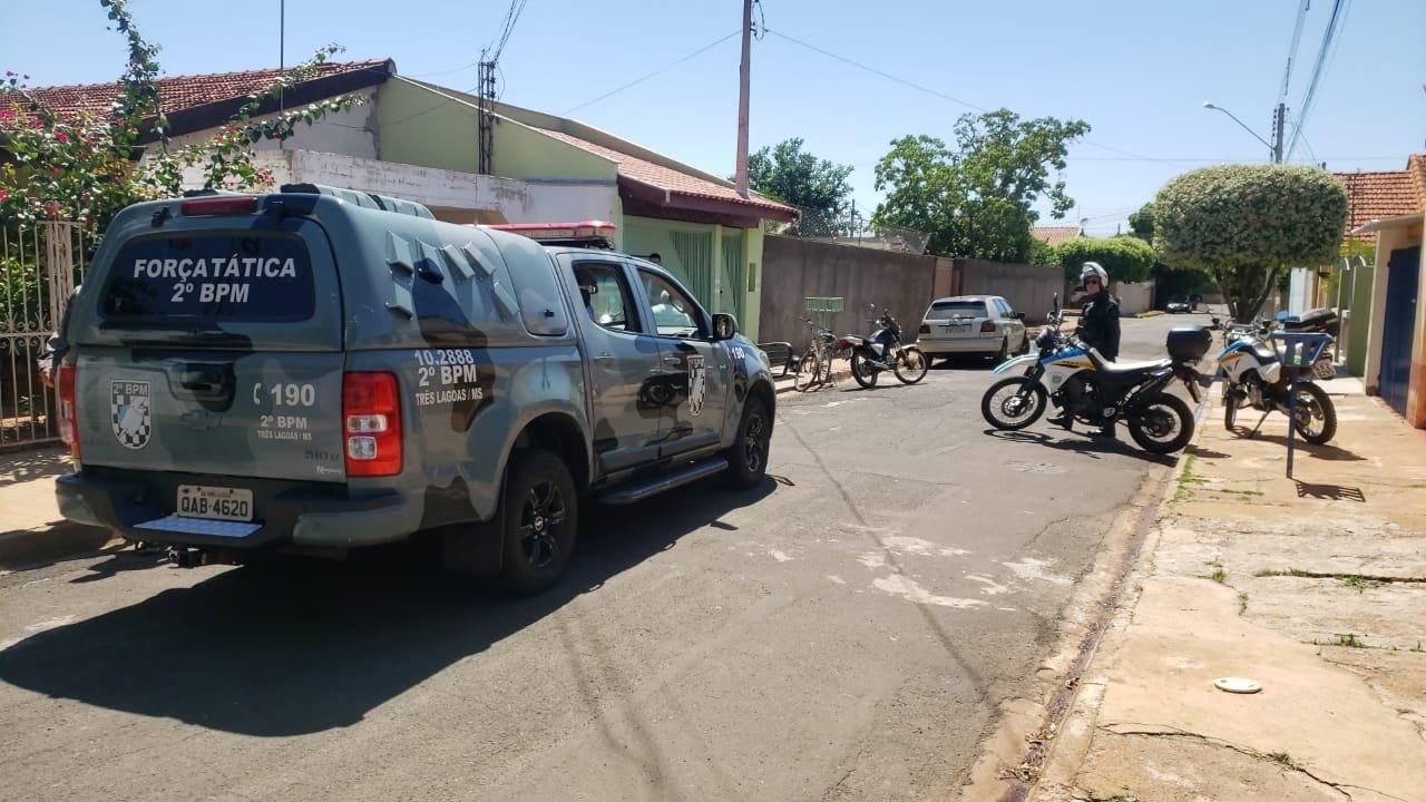 Honda Biz e eletrônicos são recuperados pela PM; duas pessoas foram detidas