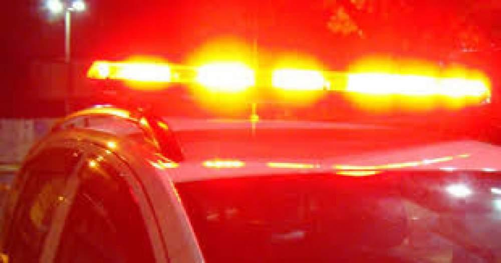 Homem é preso após quebrar braço de namorada, após ela se negar fazer sexo