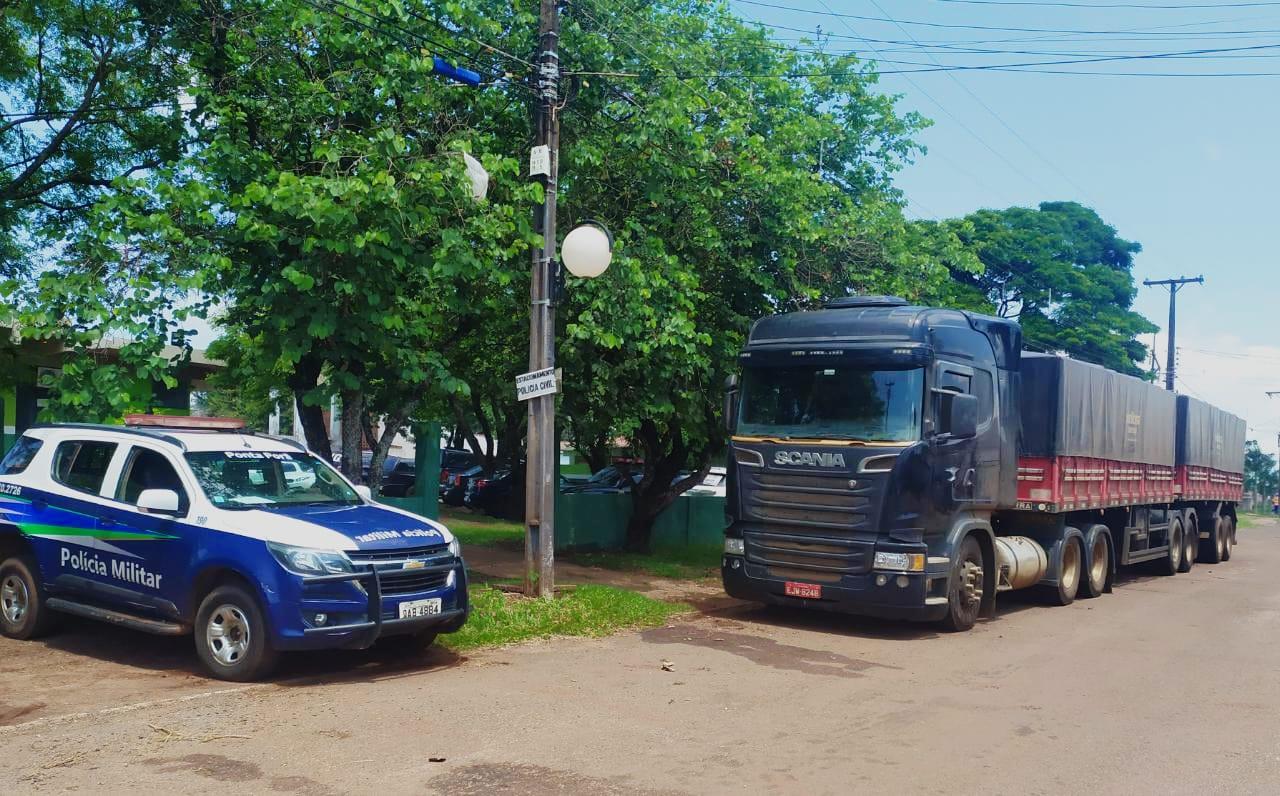 Motorista é espancado em cativeiro durante 2 dias e chora ao ver carreta recuperada em MS