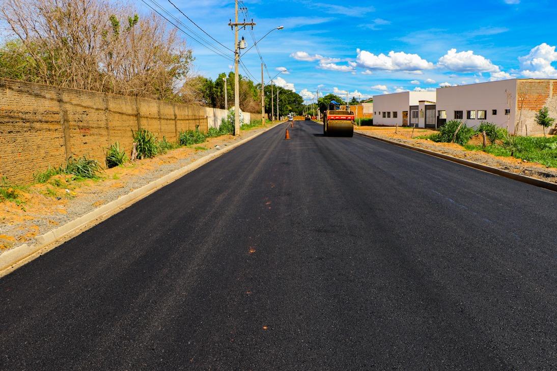 Prefeitura de Três Lagoas finaliza asfalto da rua de acesso ao IFMS