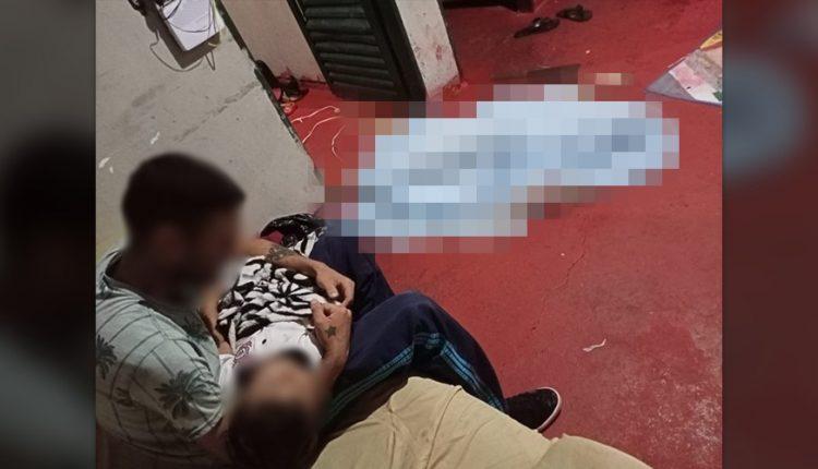 Bombeiros acharam livro de satanismo e pai com bebê no colo ‘velando’ garota morta com mata-leão Bombeiros acharam livro de satanismo e pai com bebê no colo ‘velando’ garota morta com mata-leão