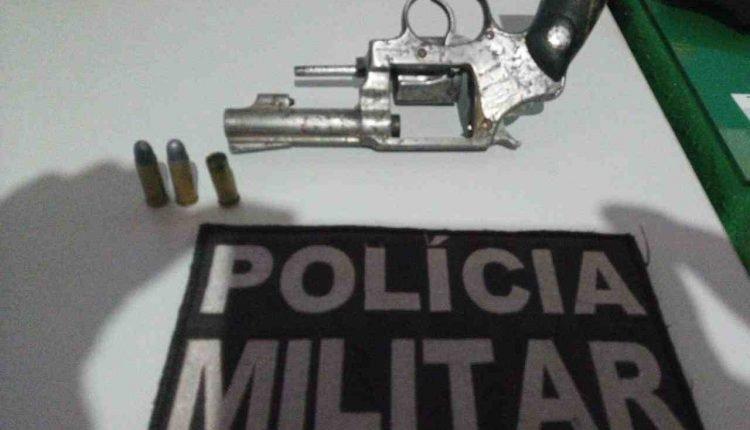 Em Brasilândia, moradores escutam tiros e homem é preso por porte ilegal de arma de fogo Em Brasilândia, moradores escutam tiros e homem é preso por porte ilegal de arma de fogo