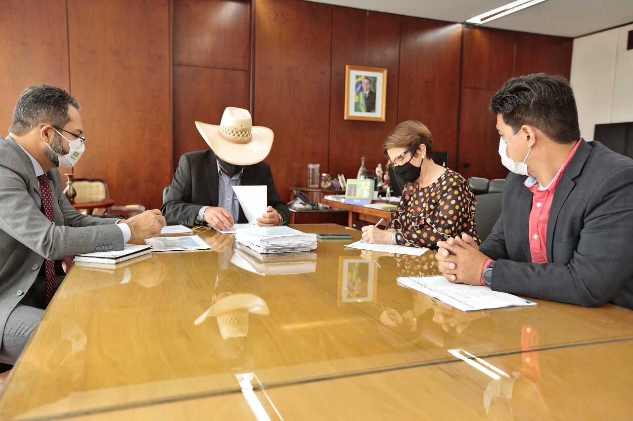 Em Brasília, Guerreiro reúne-se com Ministra e parlamentares buscando recursos e emendas para Três Lagoas Em Brasília, Guerreiro reúne-se com Ministra e parlamentares buscando recursos e emendas para Três Lagoas