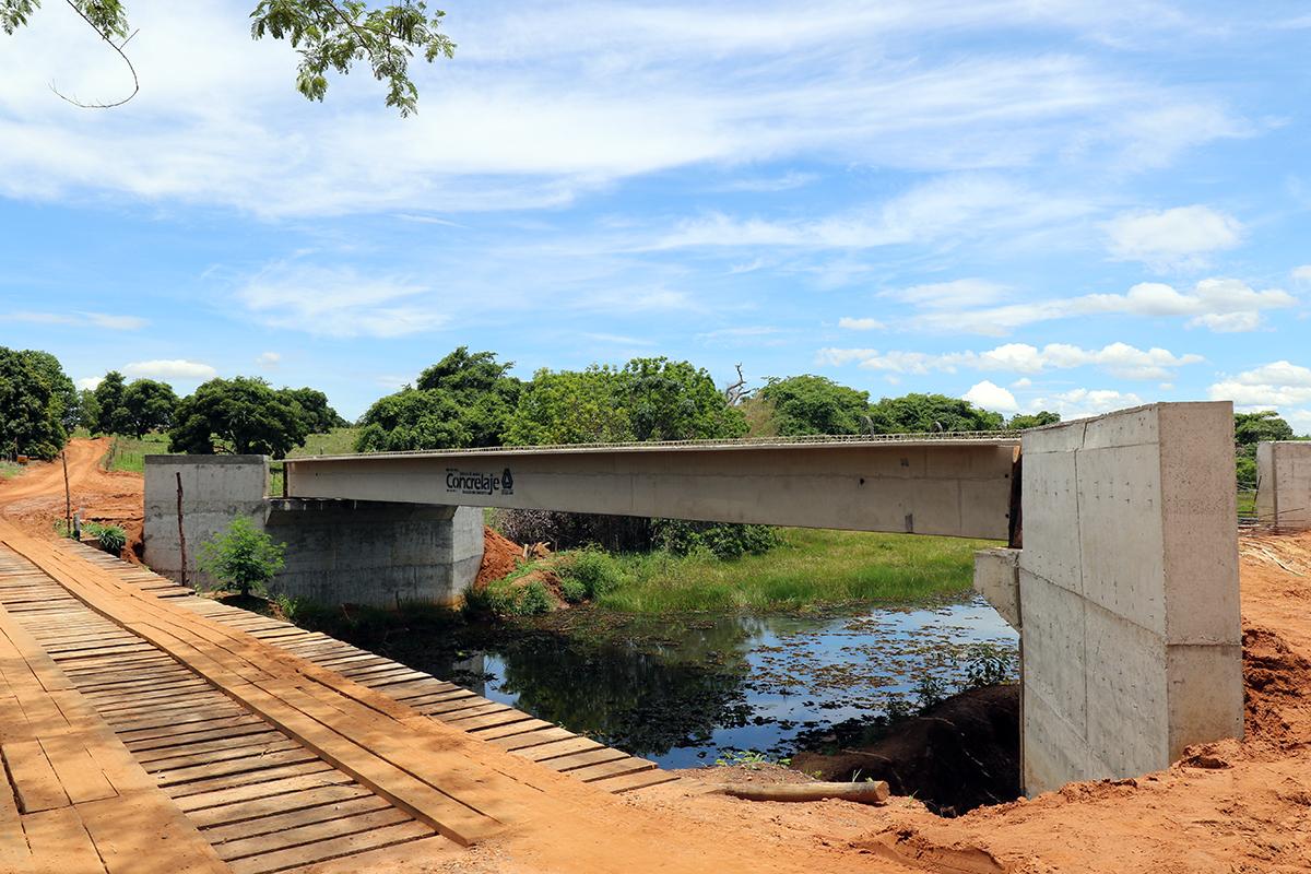 Sitiantes aprovaram substituição de pontes de madeira por pontes de concreto; obras estão avançadas 