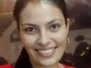 Motorista de aplicativo fica horas perdida em mata após carro atolar 