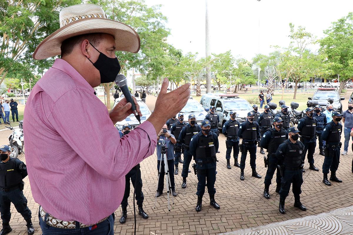 Prefeito Angelo Guerreiro acompanha início da “Operação Boas Festas” Prefeito Angelo Guerreiro acompanha início da “Operação Boas Festas”